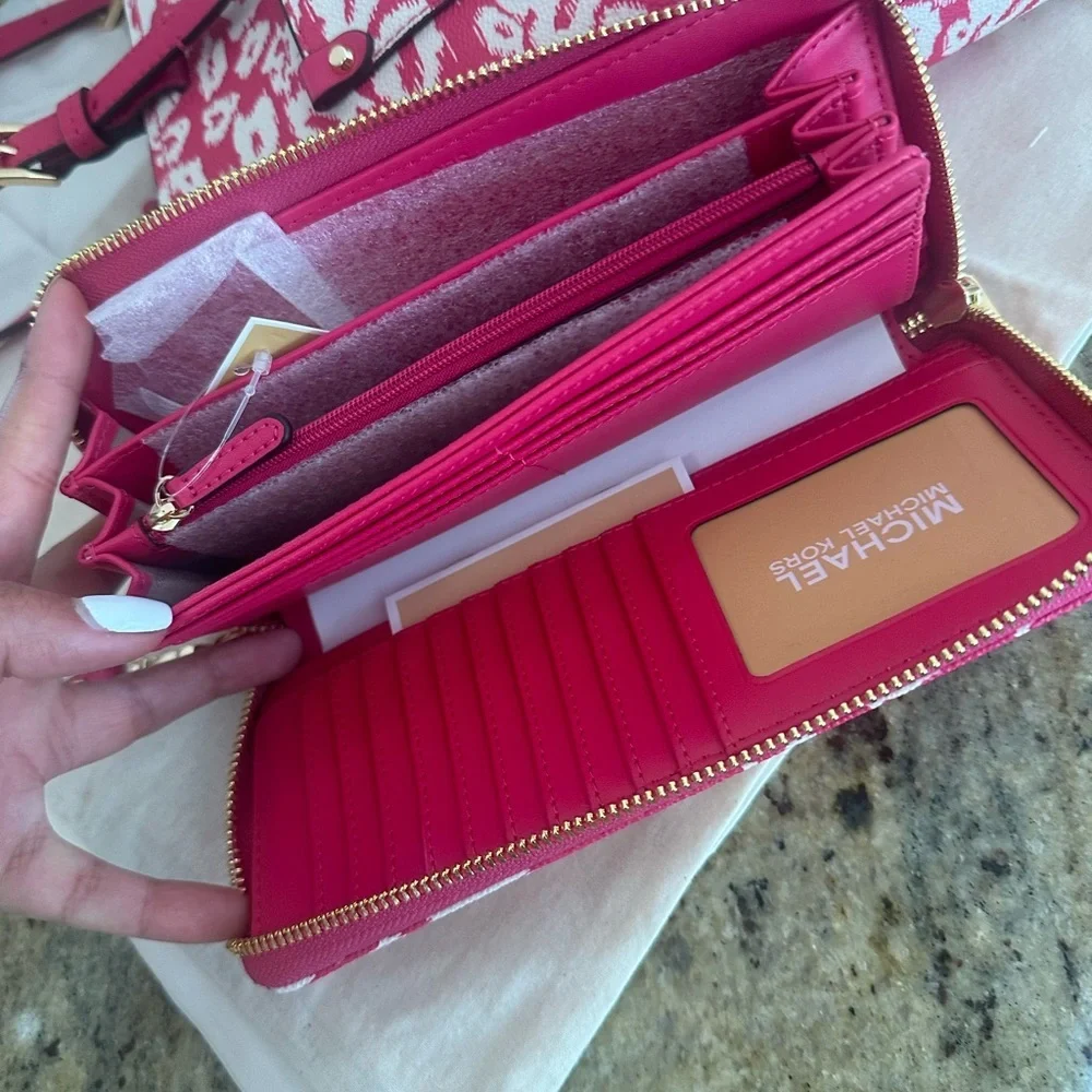 New MICHAEL MICHAEL KORS Large Logo Continental Wallet pink / ivory